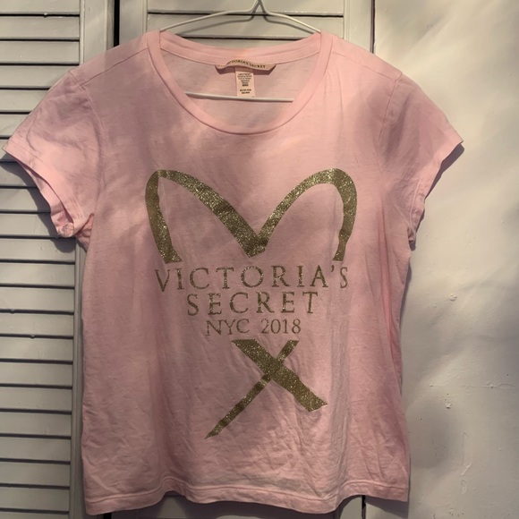 2 VS shirts - Picture 1 of 3